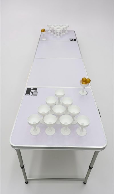 Champagner-Pong-Tisch